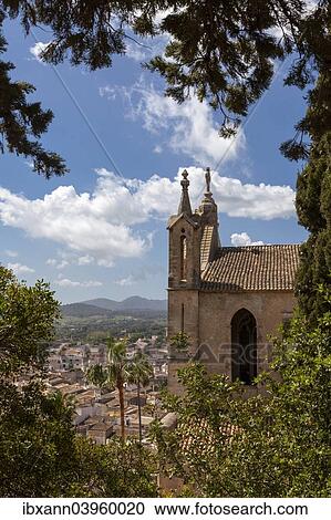 Stock Image - "View of Arta with the parish church Transfiguracio del Senyor, Arta, Majorca, Balearic Islands, Spain, Europe". Fotosearch