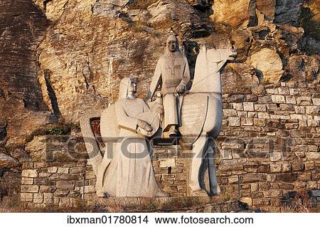Picture - "Watstein monument, equestrian statue of Richard the Lionheart and the singer Blondel near Duernstein, Wachau valley, Waldviertel region, Lower Austria, Austria, Europe". Fotosearch