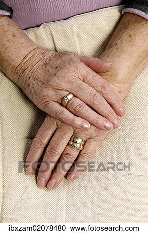 "Wrinkly hands of an old woman, 80 years" View Large Photo Image Stock Image - "Wrinkly hands of an old woman, 80 years". Fotosearch