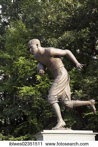 Stock Image - "A monument to Jim Thorpe, a Native American athlete and star of the 1912 Olympics; after Thorpe's death in 1953, the town of Mauch Chunk renamed itself Jim Thorpe, Jim Thorpe, Pennsylvania, USA". Fotosearch