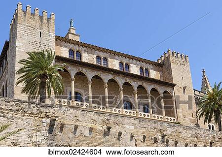 Picture - Almudaina Palace, Palau de l'Almudaina, Avinguda de Gabriel Roca, Parc de la Mar, old town, Ciutat Antiga, Palma de Mallorca, Majorca, Balearic Islands, Spain, Europe. Fotosearch