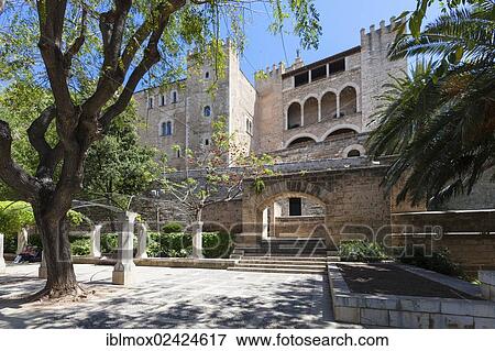 Almudaina Palace, Palau de l'Almudaina, Avinguda de Gabriel Roca, Parc de la Mar, old town, Ciutat Antiga, Palma de Mallorca, Majorca, Balearic Islands, Spain, Europe View Large Photo Image Stock Photo - Almudaina Palace, Palau de l'Almudaina, Avinguda de Gabriel Roca, Parc de la Mar, old town, Ciutat Antiga, Palma de Mallorca, Majorca, Balearic Islands, Spain, Europe. Fotosearch
