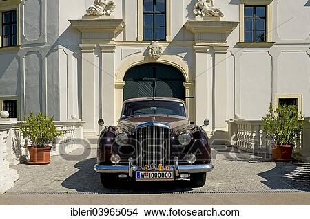 "Bentley S1, built in 1957" View Large Photo Image Picture - "Bentley S1, built in 1957". Fotosearch