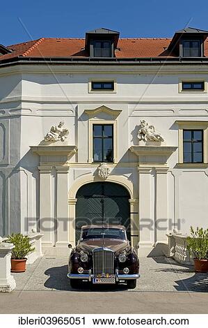 "Bentley S1, built in 1957" View Large Photo Image Stock Image - "Bentley S1, built in 1957". Fotosearch