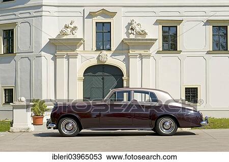 "Bentley S1, built in 1957" View Large Photo Image Stock Image - "Bentley S1, built in 1957". Fotosearch