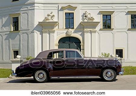 "Bentley S1, built in 1957" View Large Photo Image Stock Photograph - "Bentley S1, built in 1957". Fotosearch