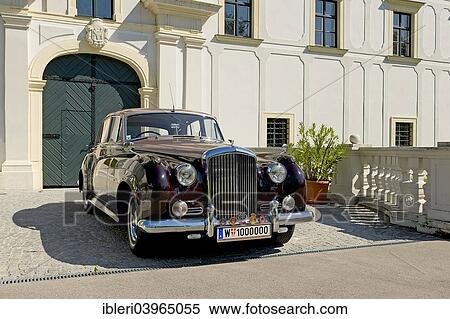 "Bentley S1, built in 1957" View Large Photo Image Stock Photography - "Bentley S1, built in 1957". Fotosearch
