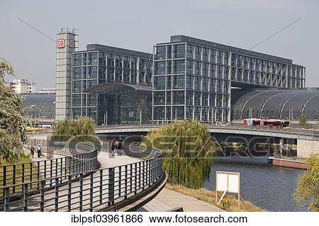 Stock Photograph - "Berlin Central Station and the River Spree, Berlin, Germany, Europe". Fotosearch