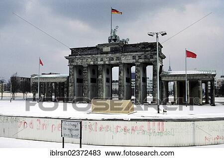 "Brandenburg Gate with the Berlin Wall in the snow, 1985, Berlin, Germany, Europe" View Large Photo Image Stock Image - "Brandenburg Gate with the Berlin Wall in the snow, 1985, Berlin, Germany, Europe". Fotosearch