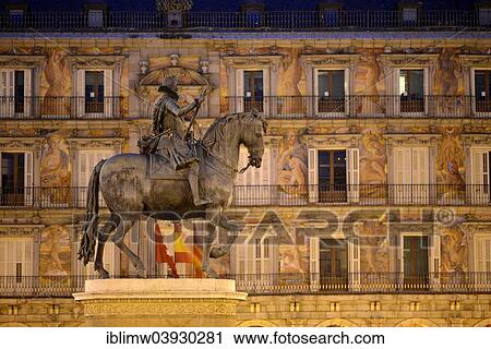 "Bronze equestrian statue of King Philip III. of Spain, at night, Plaza Mayor, Madrid, Spain, Europe" View Large Photo Image Stock Image - "Bronze equestrian statue of King Philip III. of Spain, at night, Plaza Mayor, Madrid, Spain, Europe". Fotosearch