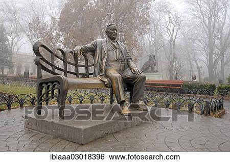 Stock Photograph - "Bronze monument, Leonid Utyosov (Soviet jazz singer and comic actor), Odessa, Ukraine, Eastern Europe, Odessa, Odessa Oblast, Ukraine, Europe". Fotosearch