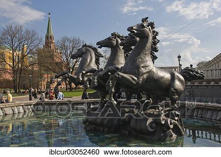 "Bronze Quadriga, Alexander Gardens, Tverskoy, Moskau, Moscow Oblast, Russia, Europe" View Large Photo Image Stock Image - "Bronze Quadriga, Alexander Gardens, Tverskoy, Moskau, Moscow Oblast, Russia, Europe". Fotosearch