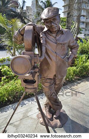 "Bronze statue of the Indian Bollywood director Yash Chopra on the Walk of the Stars, Land's End, Mumbai, Maharashtra, India, Asia" View Large Photo Image Picture - "Bronze statue of the Indian Bollywood director Yash Chopra on the Walk of the Stars, Land's End, Mumbai, Maharashtra, India, Asia". Fotosearch