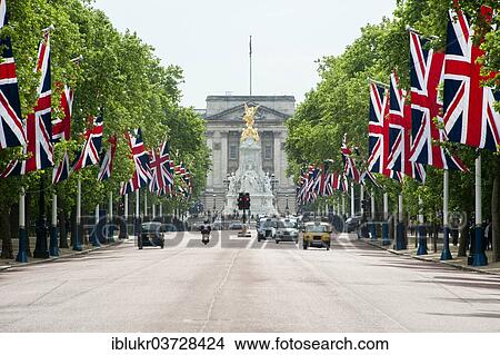 "Buckingham Palace and The Mall, flagged street, Southwark, London, London region, England, United Kingdom, Europe" View Large Photo Image Picture - "Buckingham Palace and The Mall, flagged street, Southwark, London, London region, England, United Kingdom, Europe". Fotosearch