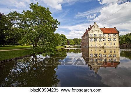 "Burg Hulshoff Castle, birthplace of the poet Annette von Droste-Hulshoff, Havixbeck, Munsterland, North Rhine-Westphalia, Germany, Europe" View Large Photo Image Stock Photography - "Burg Hulshoff Castle, birthplace of the poet Annette von Droste-Hulshoff, Havixbeck, Munsterland, North Rhine-Westphalia, Germany, Europe". Fotosearch