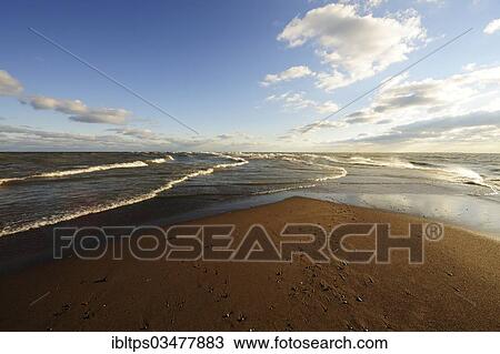 Stock Image - "Canada's southernmost point on Lake Erie, Point Pelee Nationalpark, Lake Erie, Ontario Province, Canada, North America". Fotosearch