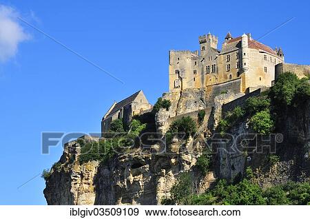 Stock Photo - "Castle of Beynac-et-Cazenac, Chateau de Beynac, Beynac-et-Cazenac, Dordogne, Aquitanien, France, Europe". Fotosearch