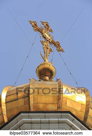 "Cathedral of Christ the Saviour, Khram Khrista Spasitelya, main dome with golden cross, Moskau, Moscow Oblast, Russia, Europe" View Large Photo Image Picture - "Cathedral of Christ the Saviour, Khram Khrista Spasitelya, main dome with golden cross, Moskau, Moscow Oblast, Russia, Europe". Fotosearch