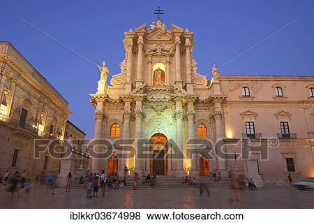 Stock Photo - "Cathedral Square with the Cathedral of Santa Maria delle Colonne, Ortygia, Syracuse, Province of Syracuse, Sicily, Italy, Europe". Fotosearch