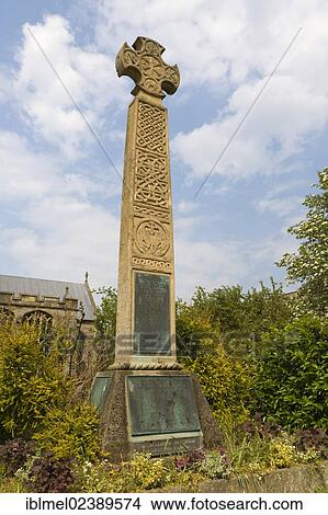 "Celtic Cross on War Memorial, High Street, Glastonbury, Somerset, England, United Kingdom, Europe" View Large Photo Image Picture - "Celtic Cross on War Memorial, High Street, Glastonbury, Somerset, England, United Kingdom, Europe". Fotosearch