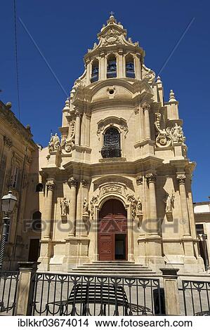 Picture - "Church San Giorgio and Piazza Duomo square, Ragusa Ibla, Ragusa, Ragusa Province, Sicily, Italy, Europe". Fotosearch