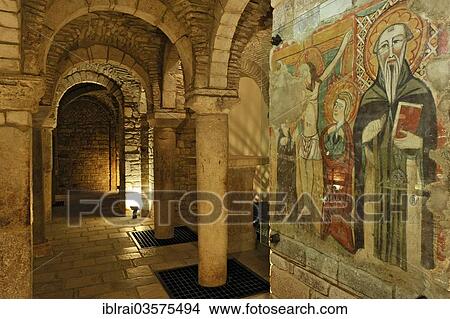 "Columns, arches, Byzantine-style frescoes, Crypt San Casto, 4th century, Cathedral of Trivento, Trivento, Molise, Italy, Europe" View Large Photo Image Picture - "Columns, arches, Byzantine-style frescoes, Crypt San Casto, 4th century, Cathedral of Trivento, Trivento, Molise, Italy, Europe". Fotosearch