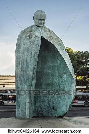 "Conversazioni monumental sculpture of Pope John Paul II. in front of the Roma Termini railway station, 2011 by Oliviero Rainaldi, Rione XV Esquilino, Rome, Lazio, Italy, Europe" View Large Photo Image Picture - "Conversazioni monumental sculpture of Pope John Paul II. in front of the Roma Termini railway station, 2011 by Oliviero Rainaldi, Rione XV Esquilino, Rome, Lazio, Italy, Europe". Fotosearch