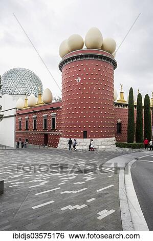 "Dali Museum, Figueres, Costa Brava, Catalonia, Spain, Europe" View Large Photo Image Stock Photograph - "Dali Museum, Figueres, Costa Brava, Catalonia, Spain, Europe". Fotosearch