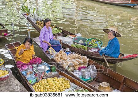 Stock Image - "Damnoen Saduak floating market, Ratchaburi, Bangkok, Thailand, Asia". Fotosearch