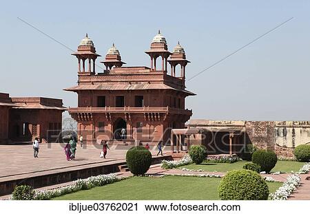 Stock Image - "Diwan-i-Khas Hall of Private Audience, UNESCO World Cultural Heritage Site, Fatehpur Sikri, Uttar Pradesh, India, Asia". Fotosearch