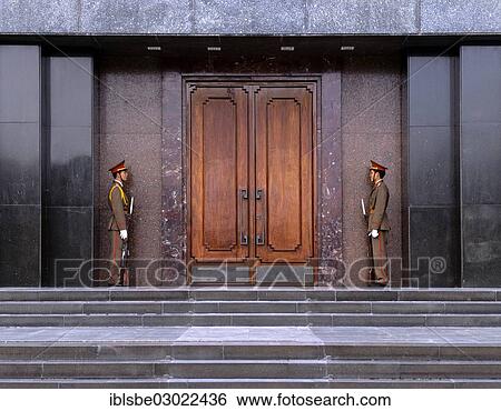 Stock Photograph - "Door guards at the entrance to the Ho Chi Minh Mausoleum, Hanoi, Provinz Ha Noi, Vietnam, Asia". Fotosearch