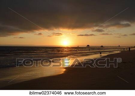 "Entertainment pier, sunset, beach of Huntington Beach, California, United States of America, USA" View Large Photo Image Stock Photograph - "Entertainment pier, sunset, beach of Huntington Beach, California, United States of America, USA". Fotosearch