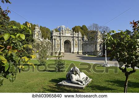 "Gate of the Sultan or Saltanat Kapisi, Dolmabahce Palace or Dolmabahce Sarayi, Besiktas, Istanbul, European side, Istanbul Province, Turkey, Asia" View Large Photo Image Stock Image - "Gate of the Sultan or Saltanat Kapisi, Dolmabahce Palace or Dolmabahce Sarayi, Besiktas, Istanbul, European side, Istanbul Province, Turkey, Asia". Fotosearch