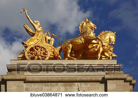 "Golden Quadriga de l'Aurora at the fountain Font de la Cascada, Parc de la Ciutadella, Barcelona, ​​Catalonia, Spain, Europe" View Large Photo Image Stock Image - "Golden Quadriga de l'Aurora at the fountain Font de la Cascada, Parc de la Ciutadella, Barcelona, ​​Catalonia, Spain, Europe". Fotosearch