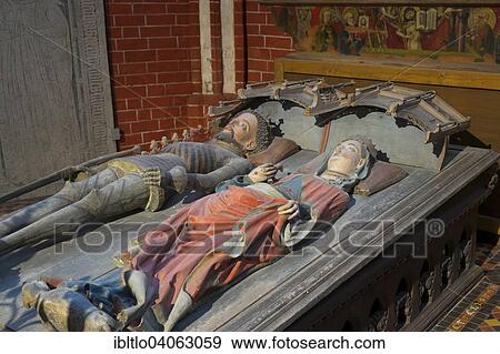 "Grave monument to Sweden King Duke Albrecht II and his woman, Doberan Minster, Bad Doberan, Mecklenburg-Western Pomerania, Germany, Europe" View Large Photo Image Stock Photo - "Grave monument to Sweden King Duke Albrecht II and his woman, Doberan Minster, Bad Doberan, Mecklenburg-Western Pomerania, Germany, Europe". Fotosearch
