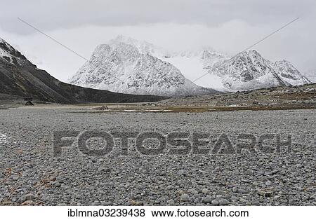 "Gravel field, Magdalenefjorden, Spitsbergen Island, Svalbard Archipelago, Svalbard and Jan Mayen, Norway, Europe" View Large Photo Image Stock Photo - "Gravel field, Magdalenefjorden, Spitsbergen Island, Svalbard Archipelago, Svalbard and Jan Mayen, Norway, Europe". Fotosearch