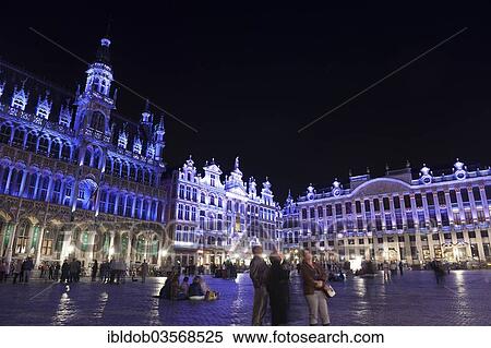 Stock Photography - "Grote Markt, Grand Place market square with Royal House or Maison du Roi and Chaloupe d'Or, illuminated at night, Brussels, Brussels Region, Belgium, Europe". Fotosearch