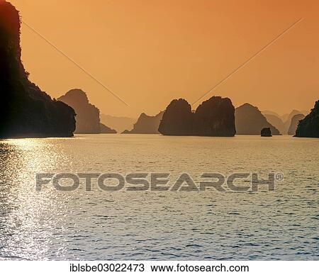 "Ha Long Bay, Vinh Ha Long, limestone rocks, UNESCO World Heritage Site, Golf von Tonkin, Halong, Nordvietnam, Vietnam, Asia" View Large Photo Image Stock Image - "Ha Long Bay, Vinh Ha Long, limestone rocks, UNESCO World Heritage Site, Golf von Tonkin, Halong, Nordvietnam, Vietnam, Asia". Fotosearch