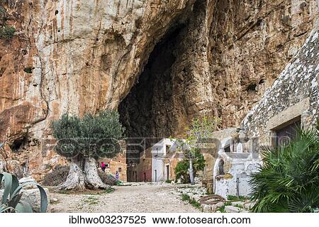"Historic buildings at the Grotto Mangiapane, now a museum village, Custonaci, Provinz Trapani, Nordwest-Kuste von Sizilien, Sicily, Italy, Europe" View Large Photo Image Stock Photography - "Historic buildings at the Grotto Mangiapane, now a museum village, Custonaci, Provinz Trapani, Nordwest-Kuste von Sizilien, Sicily, Italy, Europe". Fotosearch