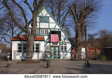 "Historical Reepschlaegerhaus of 1758, half-timbered house with tea rooms, Marktplatz, Wedel, Schleswig-Holstein, Germany, Europe" View Large Photo Image Stock Image - "Historical Reepschlaegerhaus of 1758, half-timbered house with tea rooms, Marktplatz, Wedel, Schleswig-Holstein, Germany, Europe". Fotosearch
