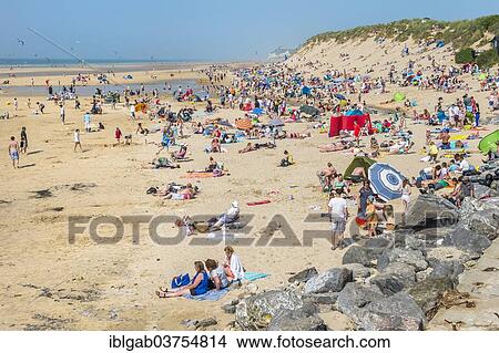 "Holidaymakers, Wissant Beach, Cote d'Opale, Wissant, Departement Pas-de-Calais, Nord-Pas-de-Calais region, France, Europe" View Large Photo Image Picture - "Holidaymakers, Wissant Beach, Cote d'Opale, Wissant, Departement Pas-de-Calais, Nord-Pas-de-Calais region, France, Europe". Fotosearch