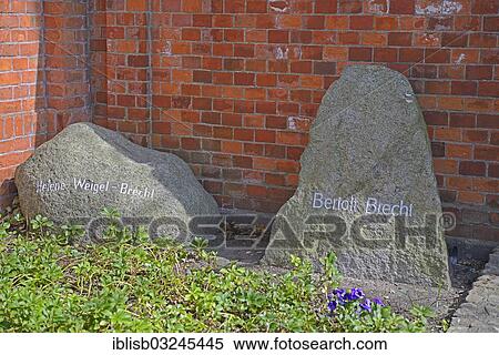 "Honorary graves of the poet and writer Bertold Brecht and his wife, the actress Helene Weigel, Dorotheenstadt Cemetery, Mitte, Berlin, Berlin, Germany, Europe" View Large Photo Image Stock Photography - "Honorary graves of the poet and writer Bertold Brecht and his wife, the actress Helene Weigel, Dorotheenstadt Cemetery, Mitte, Berlin, Berlin, Germany, Europe". Fotosearch