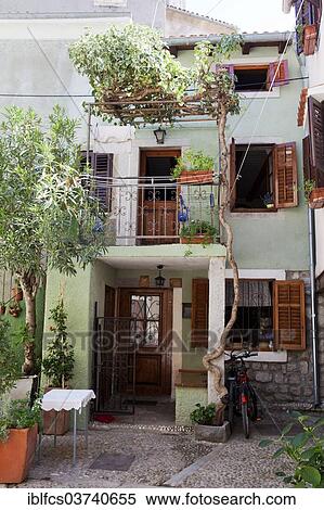 "House with courtyard, Cres island, Primorje-Gorski Kotar County, Croatia, Europe" View Large Photo Image Stock Photography - "House with courtyard, Cres island, Primorje-Gorski Kotar County, Croatia, Europe". Fotosearch