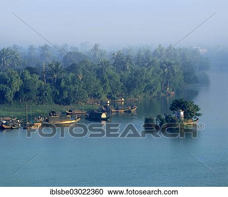 "Houseboats on the Huong Giang or Perfume River, Hue, Provinz Thua Thien-Hue, Vietnam, Asia" View Large Photo Image Stock Image - "Houseboats on the Huong Giang or Perfume River, Hue, Provinz Thua Thien-Hue, Vietnam, Asia". Fotosearch