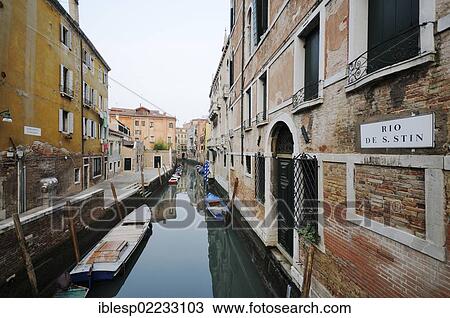 "Houses on the Rio de San Stin canal, Fondamenta Contarini, San Polo, Venice, Venezia, Venetien, Italy, Europe" View Large Photo Image Stock Image - "Houses on the Rio de San Stin canal, Fondamenta Contarini, San Polo, Venice, Venezia, Venetien, Italy, Europe". Fotosearch