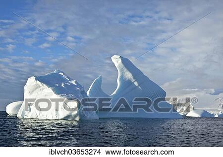 Picture - "Icebergs in the Southern Ocean, Antarctic Peninsula, Antarctica". Fotosearch
