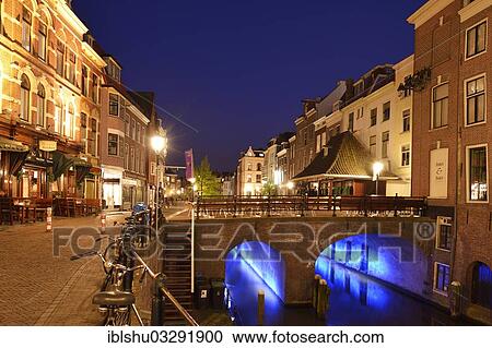 "Illuminated bridge at Vismarkt on Oudegracht canal, Utrecht, Province of Utrecht, The Netherlands, Europe" View Large Photo Image Stock Image - "Illuminated bridge at Vismarkt on Oudegracht canal, Utrecht, Province of Utrecht, The Netherlands, Europe". Fotosearch