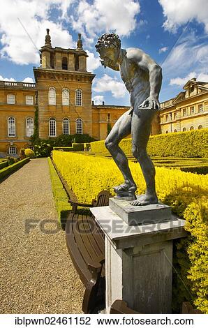 "Italian Garden with topiary maze, Blenheim Palace, England, United Kingdom, Europe" View Large Photo Image Stock Image - "Italian Garden with topiary maze, Blenheim Palace, England, United Kingdom, Europe". Fotosearch