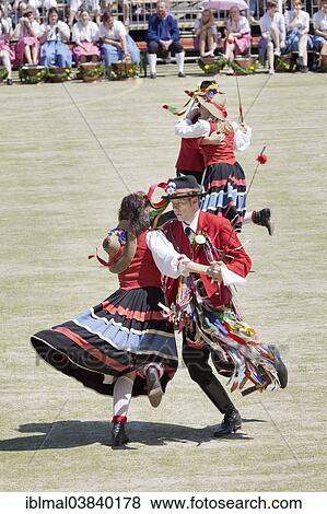 "Kreisreiterpaare dance group performing the Bechertanz dance, Uracher Schaferlauf festival, Bad Urach, Baden-Wurttemberg, Germany, Europe" View Large Photo Image Stock Photo - "Kreisreiterpaare dance group performing the Bechertanz dance, Uracher Schaferlauf festival, Bad Urach, Baden-Wurttemberg, Germany, Europe". Fotosearch