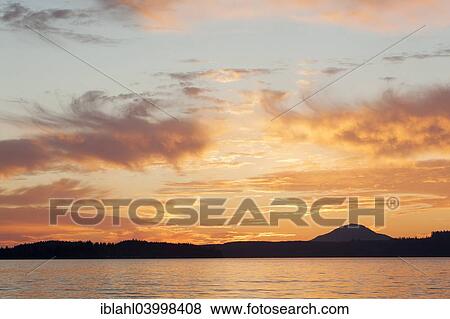 "Lake Quinault on the Olympic Peninsula, Aberdeen, Washington, United States, North America" View Large Photo Image Stock Photo - "Lake Quinault on the Olympic Peninsula, Aberdeen, Washington, United States, North America". Fotosearch